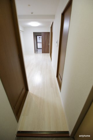 CALLING Osaka Hommachi　仲介手数料無料の内装