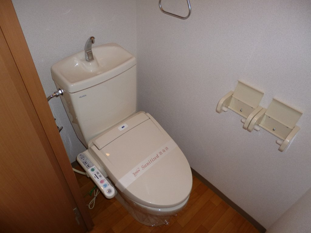 パールストリームのトイレ|シャワー付き暖房便座