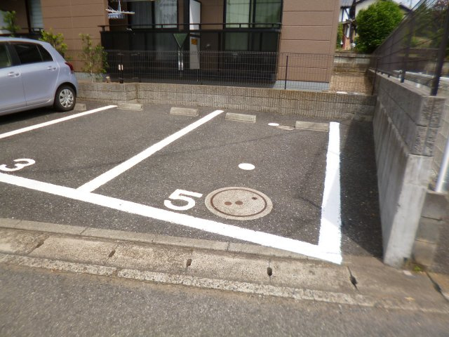 パールストリームの駐車場
