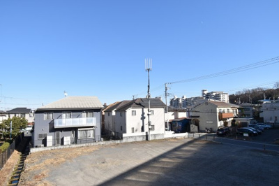 【展望】 | 日野市新町3丁目　新築戸建　全4棟　3号棟 | 景色を遮るものがないと、陽の光を長い時間浴びられます。空気も澄んでいるように感じますね。