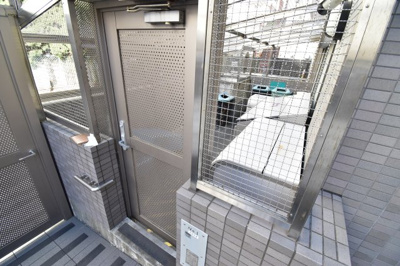 【その他共用部分】 | ソフィア立川昭和記念公園 | マンション内の収集所に好きな時間にゴミを出せるので、家の中に溜めないで済みます。