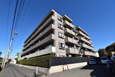 【外観】 | ライオンズガーデン武蔵砂川 | 手入れの行き届いたマンションは、住み心地も良く、資産価値も維持されます。
