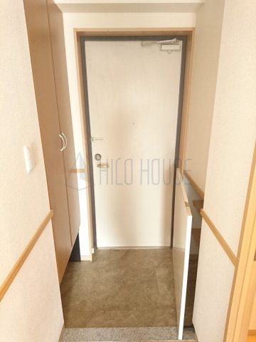 ルネス　ロワイヤルヒルズの玄関