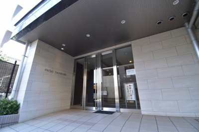 【エントランス】 | プレシス立川 | メンテナンスの行き届いたマンションの顔ともいえるエントランスは、管理体制がシッカリしている証です。