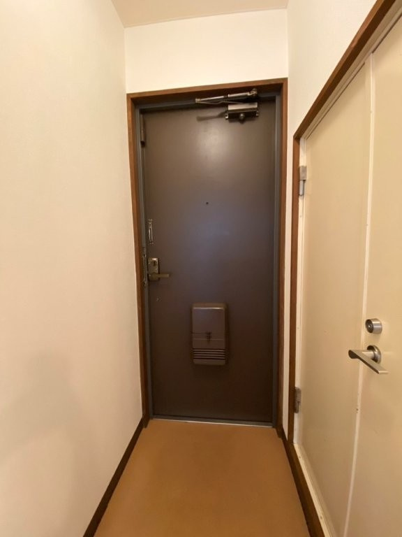 マンションストークの玄関