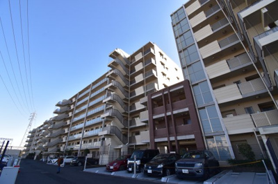 【外観】 | エルシオ玉川上水 | 駅直結のような立地の大型レジデンス。共用部分の充実と管理体制が行き届いたリフォームマンション
