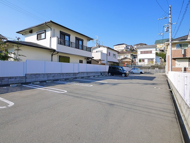 ジェルメ中山Ｂの駐車場|駐車スペースもあります