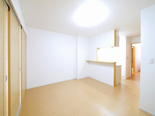 ジェルメ中山Ｂの居間・リビング|ゆったりとしたリビングです