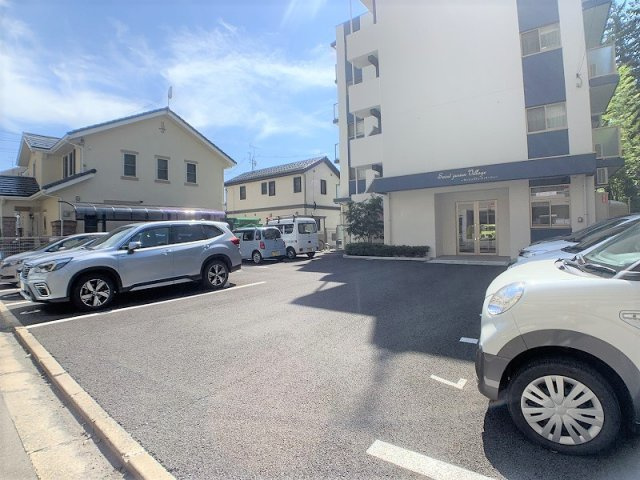 SaintJurienVillage（サンジュリアンヴィラージュ）の駐車場