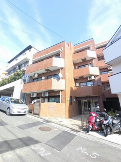 【外観】 | 総戸数２７戸、平成元年１０月築、管理人は巡回勤務につき管理体制良好です♪