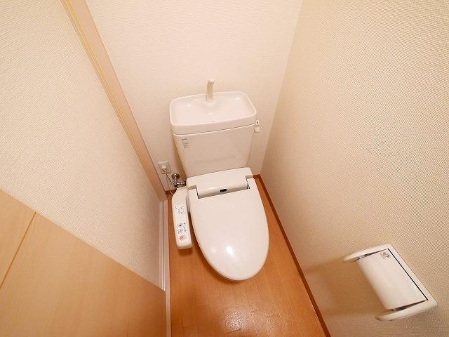 エクセレント天理のトイレ|落ち着いた色調のトイレです