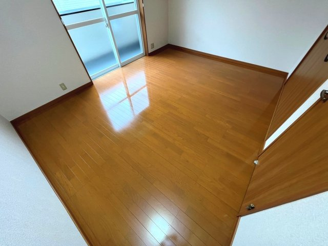 アヴァンティ Bの寝室