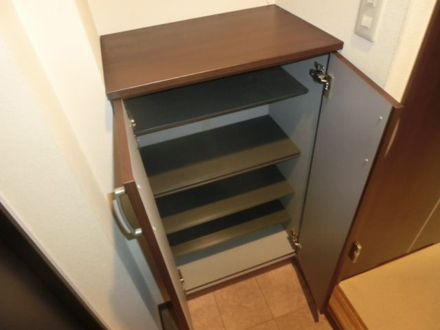 ファクトリーＮの収納