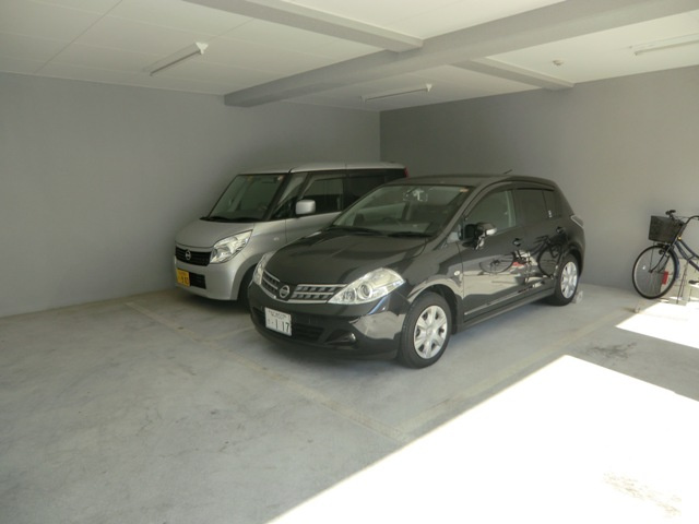 ファクトリーＮの駐車場