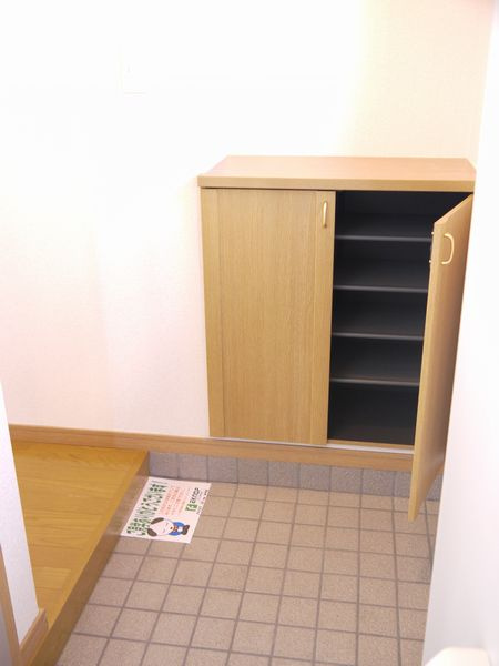 オー・エ・ヴァーレの玄関