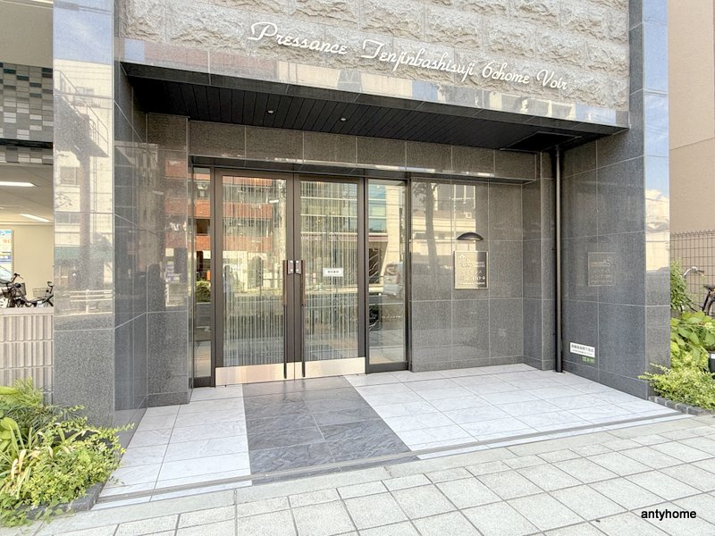 プレサンス天神橋筋六丁目ヴォワール　仲介手数料無料のエントランス