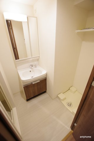 プレサンス天神橋筋六丁目ヴォワール　仲介手数料無料の洗面所