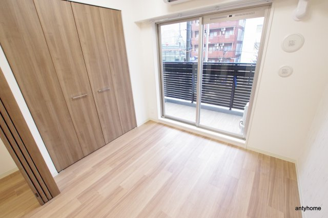 プレサンス天神橋筋六丁目ヴォワール　仲介手数料無料の洋室