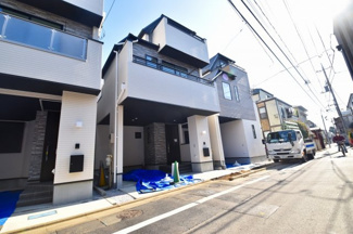 【外観】 | 西側４ｍ公道に面し、閑静な住宅街で落ち着いた雰囲気です。