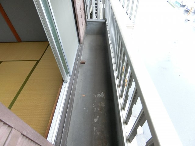 野作町貸家のバルコニー