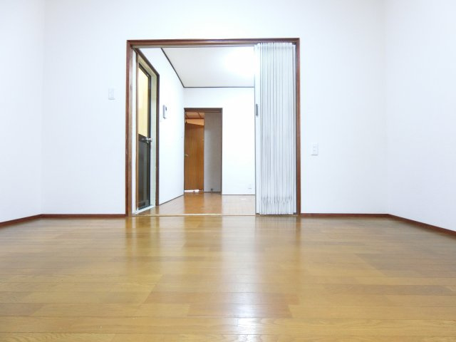 野作町貸家の居間・リビング