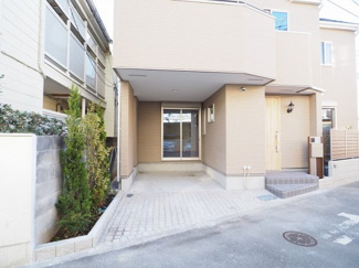 【駐車場】 | 現地見学や資料請求などお気軽にお問合せ下さい。
周辺環境とあわせて現地もご案内致します。