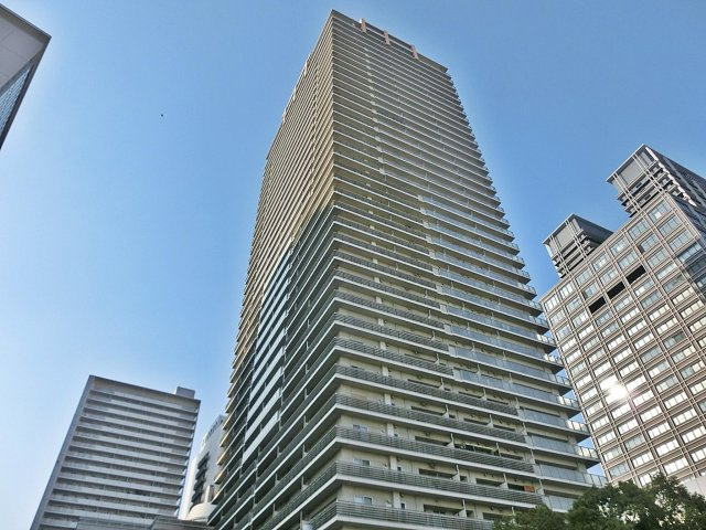 ローレルタワー難波