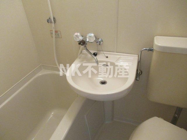【洗面所】 | 菱屋西ロイヤルハイツ（河内小阪賃貸） | 洗面です
