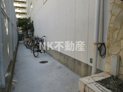 【その他共用部分】 | 菱屋西ロイヤルハイツ（河内小阪賃貸） | 駐輪場です