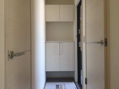 【玄関】 | コンフォール・ヴィラA棟 | シューズボックス付き