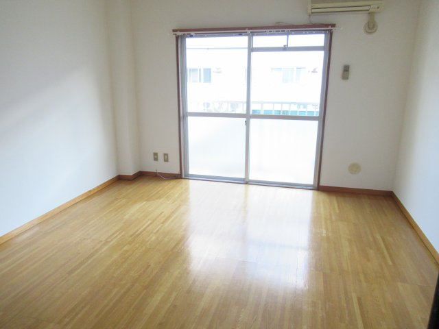 山庄ビルの内装