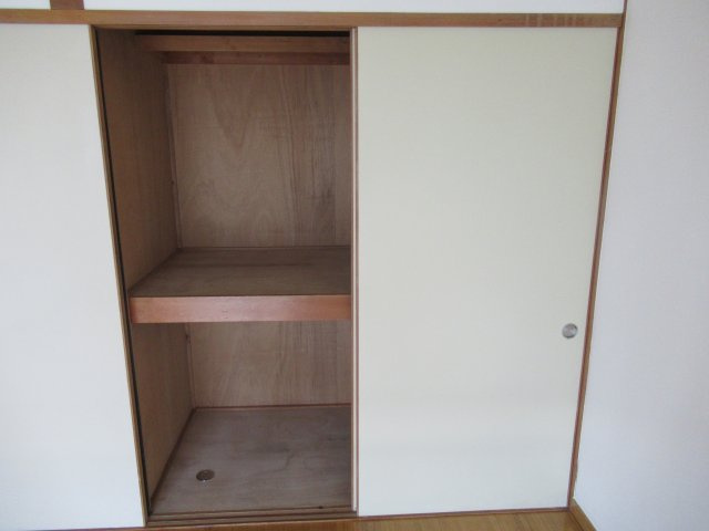 山庄ビルの収納