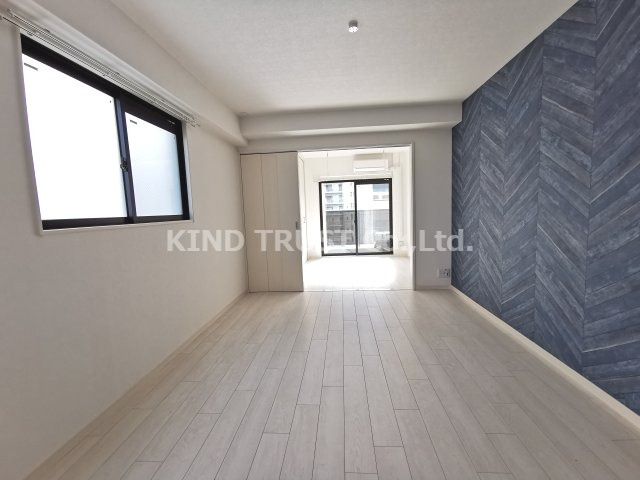 モダンアパートメント梅田NORTHの居間・リビング|使いやすい居間です