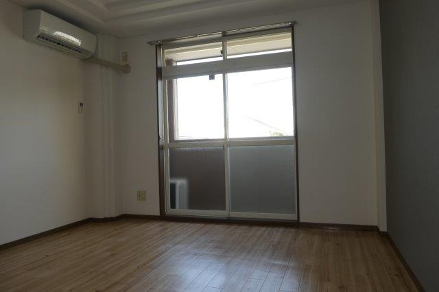 アプローズの洋室