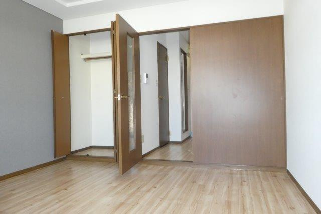 アプローズの洋室