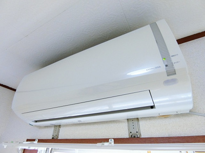 【設備】 | 吉沢第二ビル | 暑い夏や寒い冬に大活躍のエアコン付きです☆冷暖房完備で1年中快適に過ごせます♪