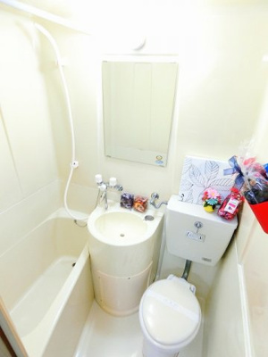【浴室】 | 吉沢第二ビル | バスルームは洗面台・トイレ付きの3点ユニットバスです♪お風呂に浸かって一日の疲れもすっきりリフレッシュ♪