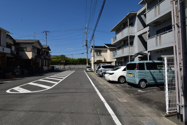 ベルメゾンフジタの周辺|前面道路