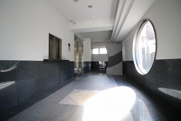 ハイアットスクエアのエントランス|毎日通るエントランスはこのようになっています