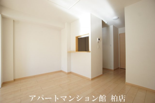 レジデンスアマーレの居間・リビング