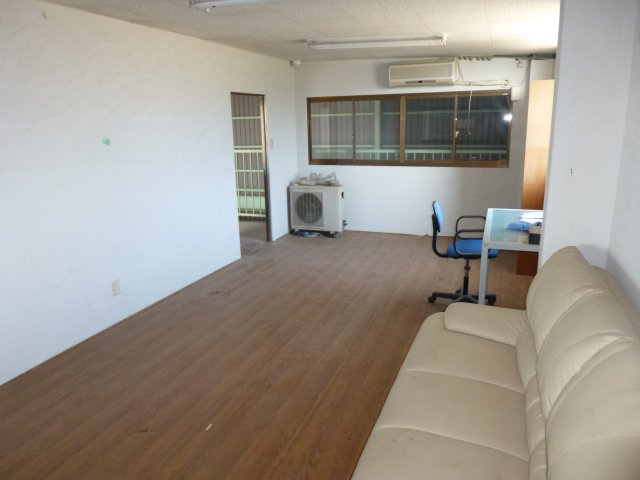 櫨谷町松本貸倉庫の内装