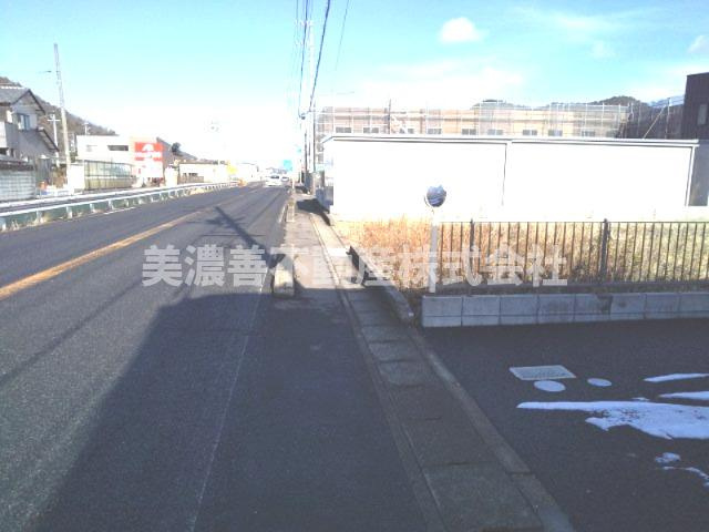 ５６２０１　岐阜市岩田東土地の前面道路含む現地写真