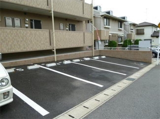 【駐車場】 | 舗装駐車場