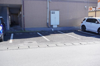 【駐車場】 | ルインズワタナベ