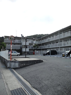 【駐車場】