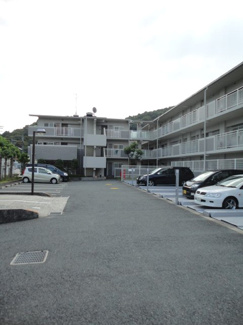 【駐車場】