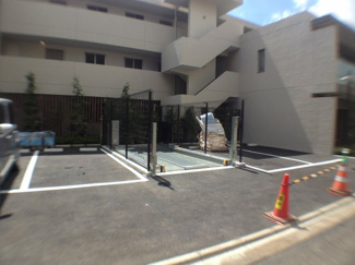 【駐車場】