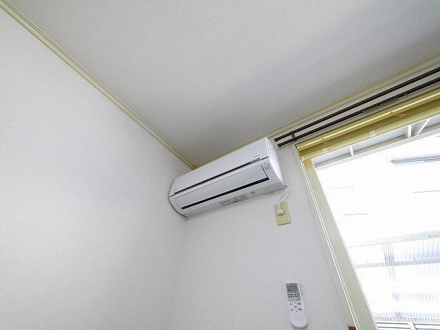シティロイヤル富雄北の設備|エアコンです