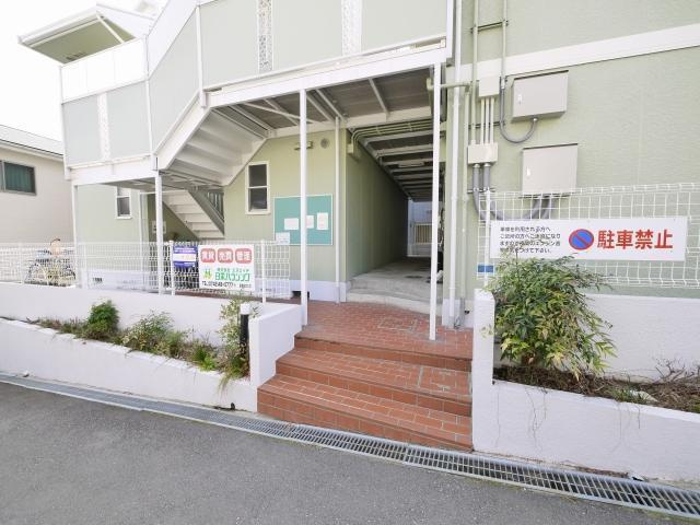 シティロイヤル富雄北のエントランス|建物の内部です