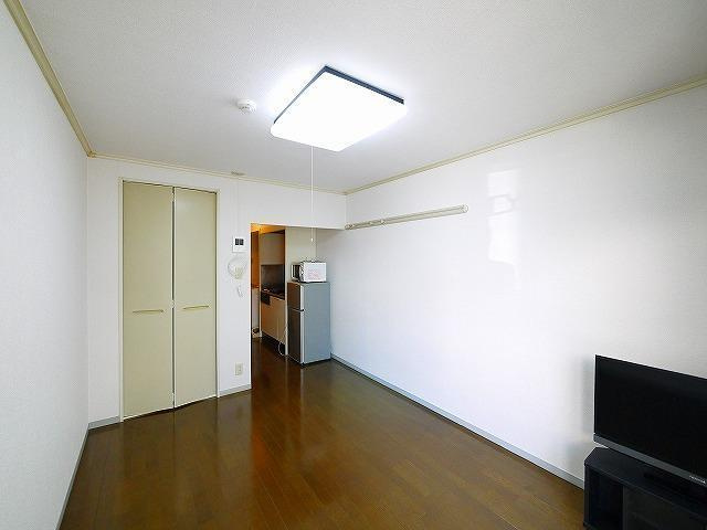 シティロイヤル富雄北の玄関|明るい玄関です